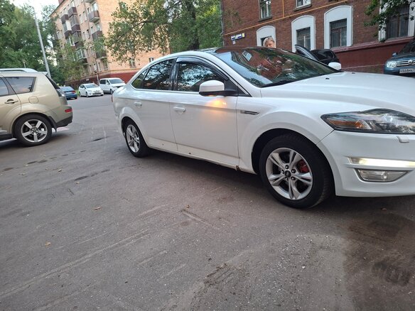 2012 Ford Mondeo IV Рестайлинг, белый - вид 4