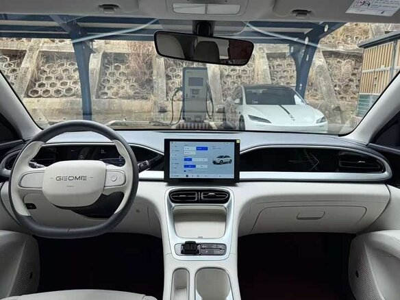 2025 Geely EX2, бежевый, 1359750 рублей - вид 12