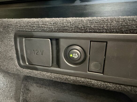 2026 BMW X5 M60i IV (G05/G18) Рестайлинг, чёрный, 19990000 рублей - вид 23