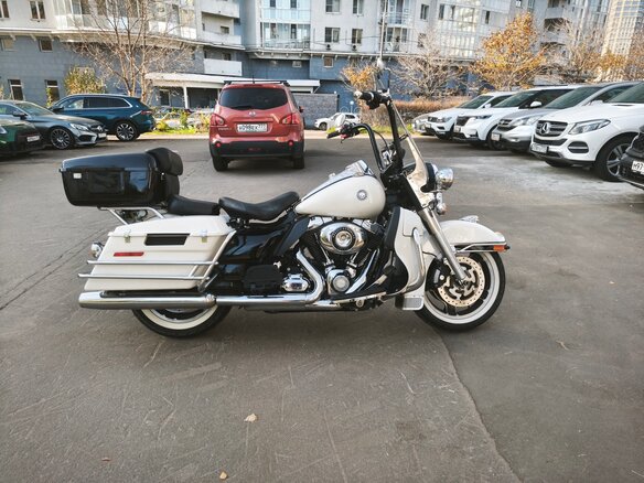 2012 Harley-Davidson Road King, белый, 1000000 рублей
