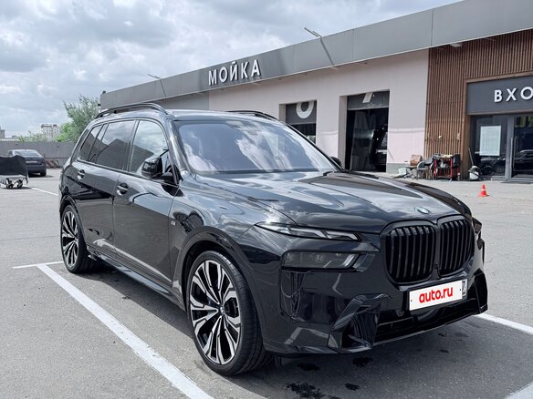 2023 BMW X7 40d I (G07) Рестайлинг, чёрный - вид 1