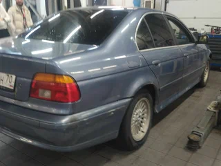 2002 BMW 5 серии 520i IV (E39) Рестайлинг, голубой, 422000 рублей, вид 3