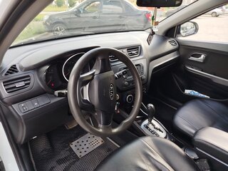2012 Kia Rio 4-speed III, белый, 750000 рублей, вид 5