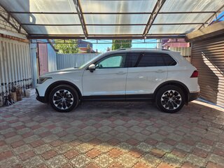 2020 Volkswagen Tiguan II Рестайлинг, белый, 2400000 рублей, вид 1