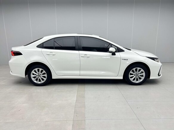 2023 Toyota Corolla XII (E210), белый, 1780000 рублей - вид 3