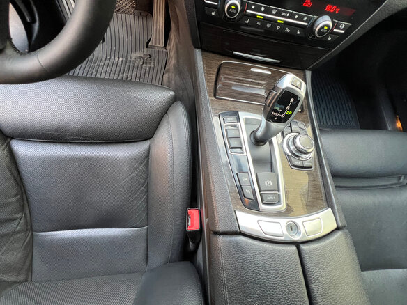 2012 BMW 7 серии 740d xDrive V (F01/F02/F04), чёрный, 2100000 рублей - вид 19