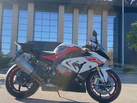 2017 BMW S 1000 RR, красный, 1300000 рублей, вид 1
