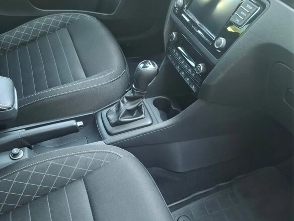 2019 Skoda Rapid I Рестайлинг, белый, 1560000 рублей - вид 5