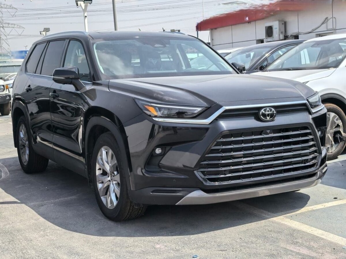 Открыть фотографии: Toyota Grand Highlander