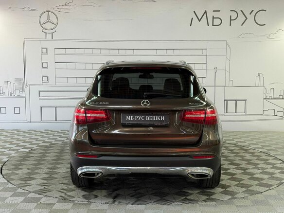 2016 Mercedes-Benz GLC 250 I (X253), коричневый, 3000000 рублей - вид 8