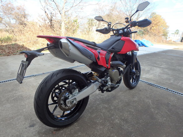 2024 Ducati Hypermotard, красный, 1350000 рублей - вид 2