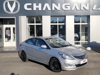 2014 Hyundai Solaris I Рестайлинг, серебристый, 530000 рублей, вид 1