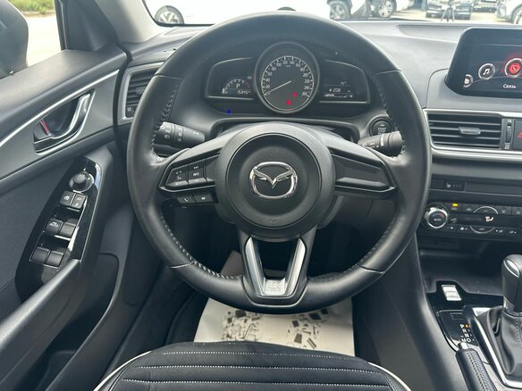 2018 Mazda 3 III (BM) Рестайлинг, белый, 2000000 рублей - вид 8