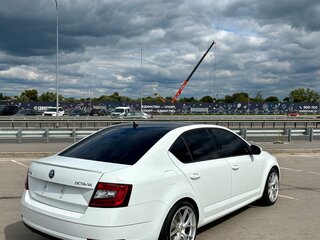 2018 Skoda Octavia III (A7) Рестайлинг, белый, 2290000 рублей, вид 5