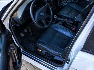 1992 BMW 5 серии 520i III (E34), белый, 305000 рублей, вид 4
