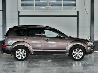 2011 Mitsubishi Outlander II Рестайлинг, коричневый, 1199000 рублей, вид 4