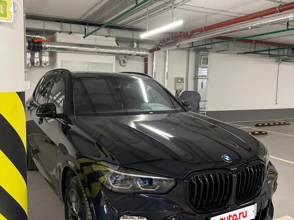 2021 BMW X5 40i IV (G05/G18), чёрный, 8150000 рублей - вид 2