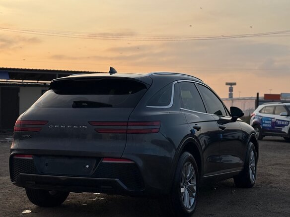 2021 Genesis GV70 I, серебристый, 4700000 рублей - вид 2