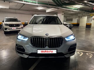 2020 BMW X5 40i IV (G05/G18), белый, 7940000 рублей, вид 2