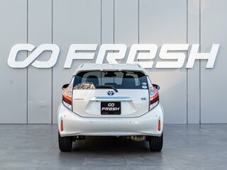 2018 Toyota Aqua I Рестайлинг 2, белый, 1250000 рублей, вид 4