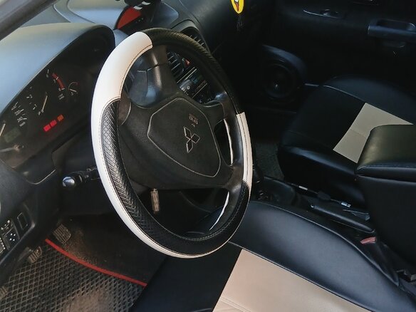 2001 Mitsubishi Carisma I Рестайлинг, серебристый, 280000 рублей - вид 4