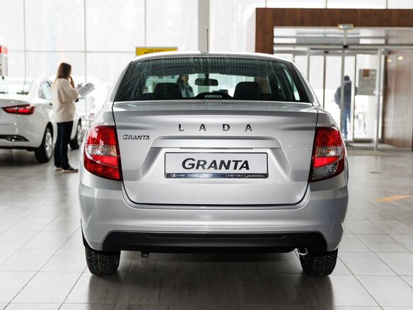 2026 Lada (ВАЗ) Granta I Рестайлинг, серебристый - вид 5