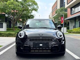 2023 Mini Hatch Cooper III (F55/F56) Рестайлинг 2, чёрный, 2290000 рублей, вид 4