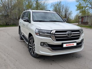 2018 Toyota Land Cruiser 200 Series Рестайлинг 2, белый, 7600000 рублей, вид 2