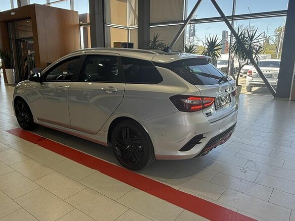 2026 Lada (ВАЗ) Vesta SW Sport I Рестайлинг (NG), серебристый - вид 2
