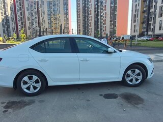 2021 Skoda Octavia IV (A8), белый, 2200000 рублей, вид 5