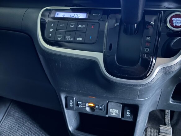 2017 Honda N-BOX I Рестайлинг, белый, 799000 рублей - вид 13