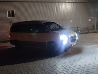 2004 Hyundai Starex I Рестайлинг 2, серебристый, 640000 рублей, вид 3