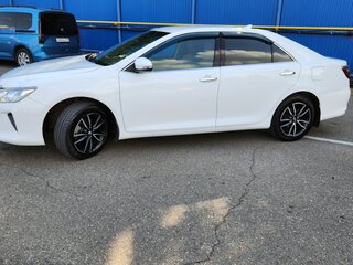 2016 Toyota Camry VII (XV50) Рестайлинг, белый, 2100000 рублей, вид 4