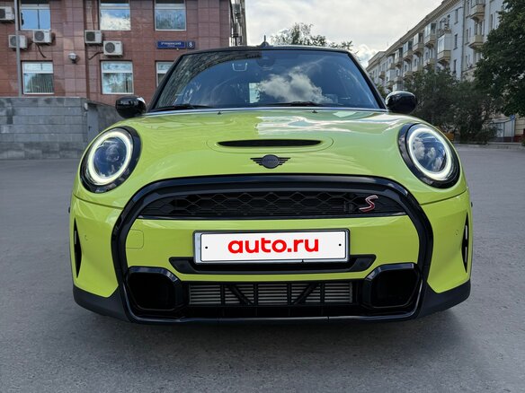 2021 Mini Cabrio Cooper S III Рестайлинг 2, зелёный, 3990000 рублей - вид 4