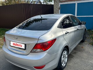 2013 Hyundai Solaris I, серебристый, 530000 рублей, вид 4
