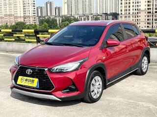 2023 Toyota Yaris L XP150 Рестайлинг, красный, 1300000 рублей, вид 1
