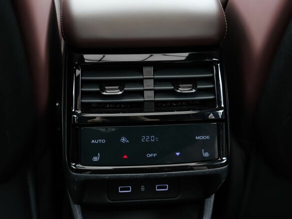 2023 Geely Monjaro I, белый, 3249000 рублей - вид 20