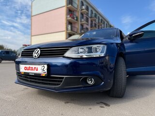 2014 Volkswagen Jetta VI Рестайлинг, синий, 850000 рублей, вид 3