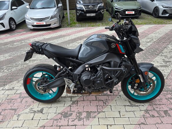 2024 Yamaha MT-09 (FZ-09), серый - вид 1