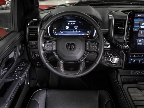 2026 Ram 1500 Crew Cab eTorque V Рестайлинг, чёрный, 11300000 рублей - вид 33