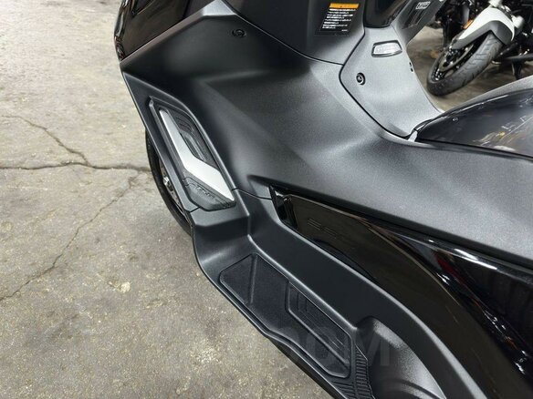 2023 Yamaha TMAX, чёрный, 1230000 рублей - вид 17