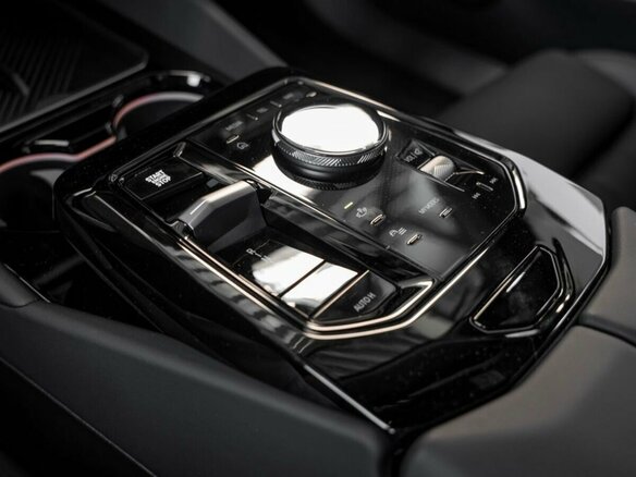 2025 BMW 5 серии 520d VIII (G60/G61/G68), серебристый, 9791700 рублей - вид 14