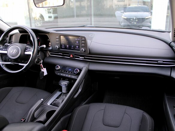 2021 Hyundai Elantra VII (CN7), белый, 1840000 рублей - вид 8