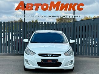 2011 Hyundai Solaris I, белый, 690000 рублей, вид 2