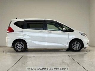 2023 Honda Freed II Рестайлинг, белый, 1650002 рублей, вид 3