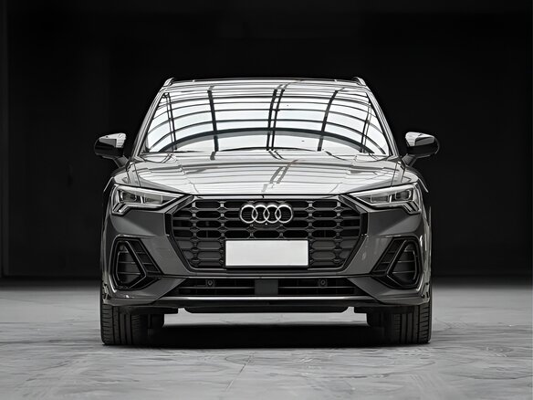 2023 Audi Q3 35 TFSI II (F3), серый, 2590000 рублей