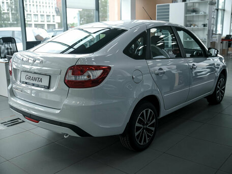2026 Lada (ВАЗ) Granta I Рестайлинг, белый, 1205000 рублей, вид 4