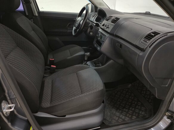 2012 Skoda Fabia II Рестайлинг, серый, 490000 рублей - вид 12