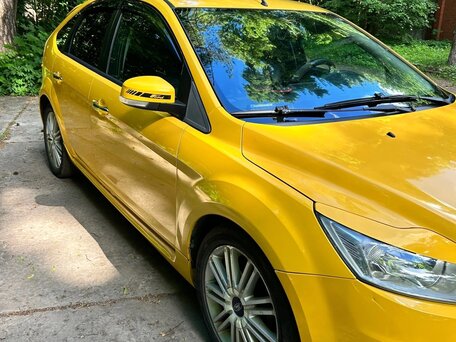 2010 Ford Focus II Рестайлинг, жёлтый, 480000 рублей, вид 3