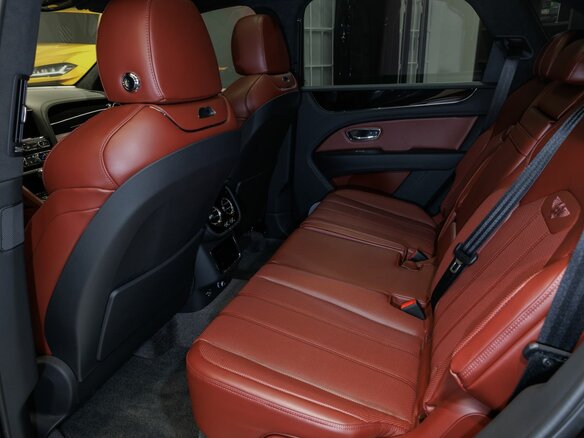 2025 Bentley Bentayga I Рестайлинг, чёрный, 34500000 рублей - вид 12